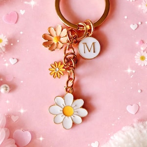 Personalized Daisy Keychain. Floral Key Ring. Bag. Wallet. Key Chain Decoration. Gift