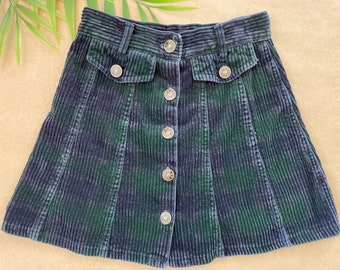 1990s green and black/dark blue plaid corduroy skirt with button-up front and faux pockets, 100% cotton, children size 8