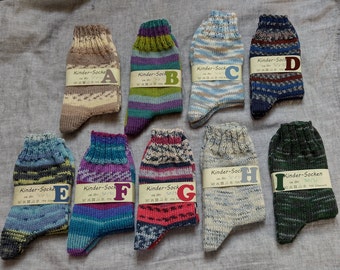 Selbstgestrickte Kindersocken ca. Gr. 30/31 (DE)