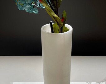 White medium Onyx Flower Vase