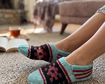 Gifts for Women, Handmade Knitted Slippers, Mother’s Day Gift, HousewarmingGift, Colorful Knitted House Socks
