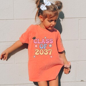 Klasse von 2037 Shirt 2037 Abschluss Geschenk Letzter Tag der Schule T-Shirt Kindergarten Shirt Vorschulabschluss Kindergarten Abschluss Geschenke Tshirt