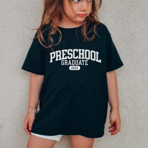 Klasse von 2037 Shirt 2037 Abschluss Geschenk Letzter Tag der Schule T-Shirt Kindergarten Shirt Vorschulabschluss Kindergarten Abschluss Geschenke Tshirt