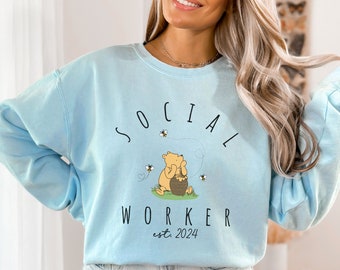 Classic Winnie Social Worker Sweatshirt, Wavy Trendy Social Work Student Graduation Gift, Gifts For LSW MSW, Unisex Crewneck Sweatshirt Crew