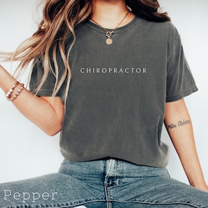 Comfort Colors Trendy Minimalist Chiropractic Shirt Physiotherapist Outfit Cute Chiropractic Student Clothing Chiropractor Tshirt Chiro Gift