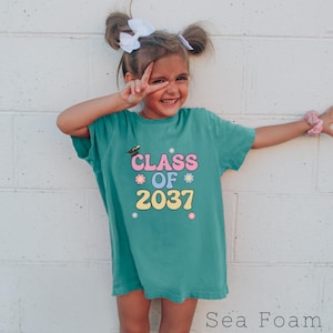 Klasse von 2037 Shirt 2037 Abschluss Geschenk Letzter Tag der Schule T-Shirt Kindergarten Shirt Vorschulabschluss Kindergarten Abschluss Geschenke Tshirt