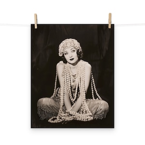 Vintage Glamour Flapper Girl Portrait Poster - Retro Showgirl Wall Art for Home Decor