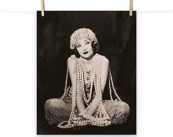 Vintage Glamour Flapper Girl Portrait Poster - Retro Showgirl Wall Art for Home Decor