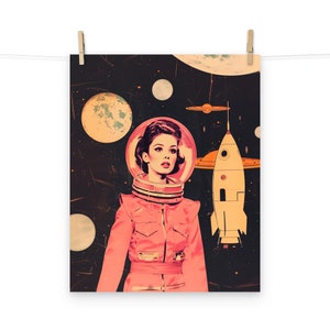 Poster vintage dello spazio con donna astronauta rosa