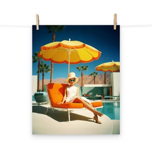 Poster glamour vintage a bordo piscina di Palm Springs - Arte murale retrò in stile Mid-Century Modern per l'arredamento della casa