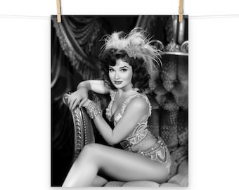 Vintage Showgirl Boudoir Portrait Poster - Old Hollywood Glamour for Retro Home Decor