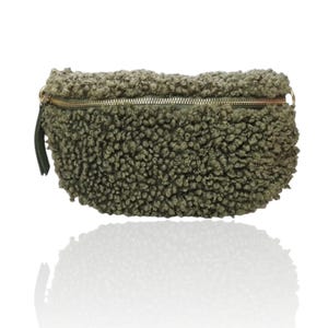 Riñonera de piel auténtica verde oliva con piel sintética de oveja/Bolso bandolera de piel de becerro/Riñonera verde/Moda de invierno/Bolso bandolera mullido color caqui