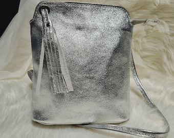 Silberne Echtledertasche, silberne Quasten-Umhängetasche, silberne Umhängetasche, Partytasche mit langem Riemen – silberne Hardware