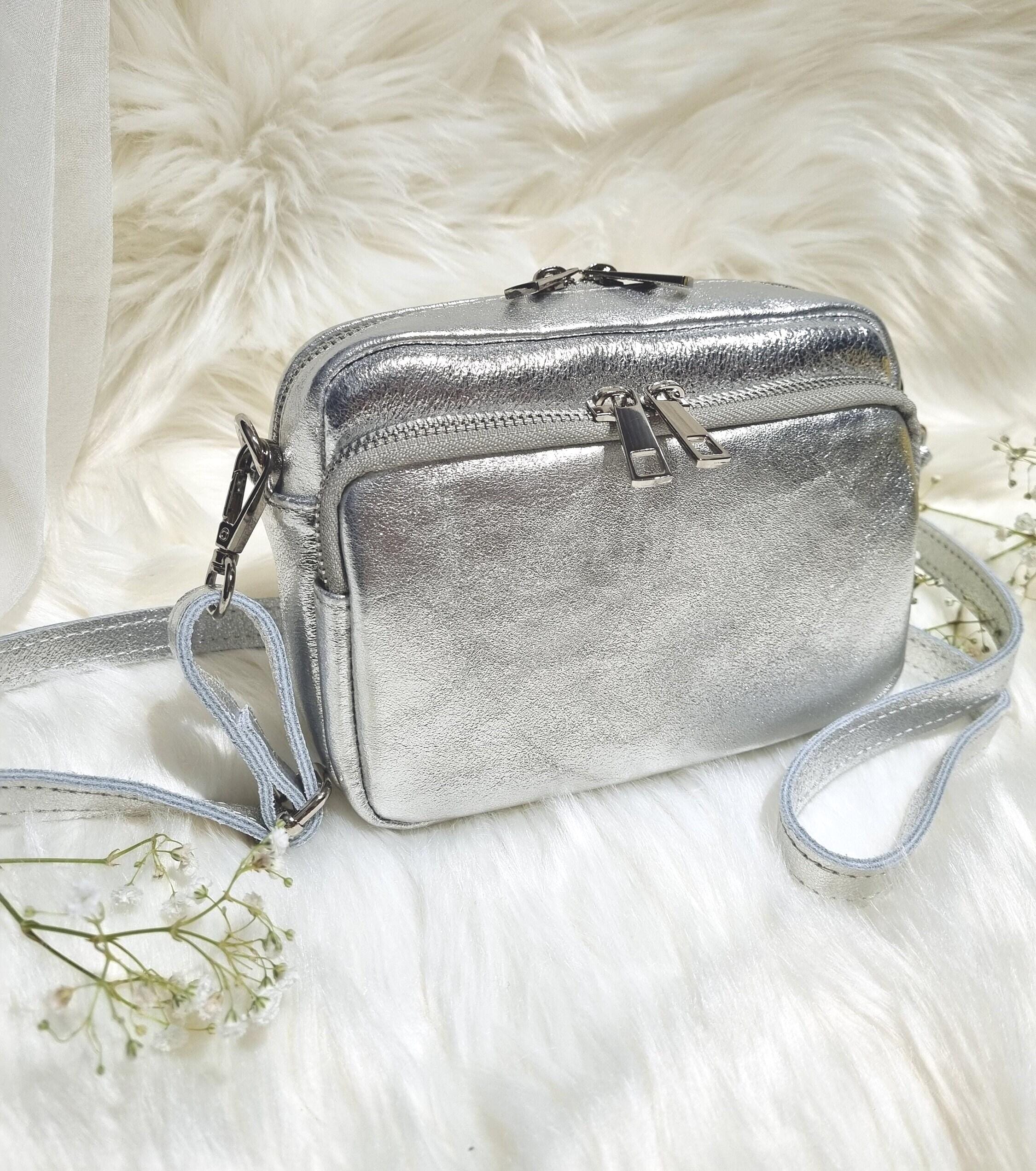 Wallet shoulder bag／silver Silver Wallets for Women | CHARLES & KEITH International