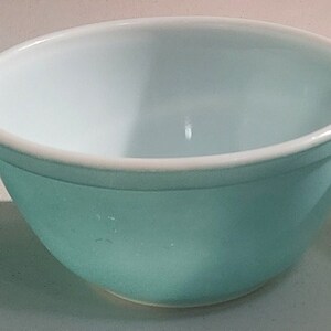 Pyrex Green Nesting Mixing Bowl Set 403 and 401 (2) 1 1/2 Qt & (2) 1 1/2 Pt Vntage