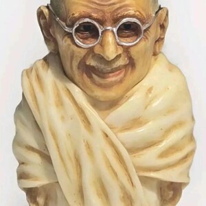 Gandhi Harmony Kingdom Ball Pot Bellys med originalkaraktärskort Pensionerad