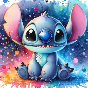 Puede incluir: Un personaje de dibujos animados azul y rosa con orejas grandes y ojos grandes. El personaje est&aacute; sentado sobre un fondo colorido con salpicaduras de pintura.