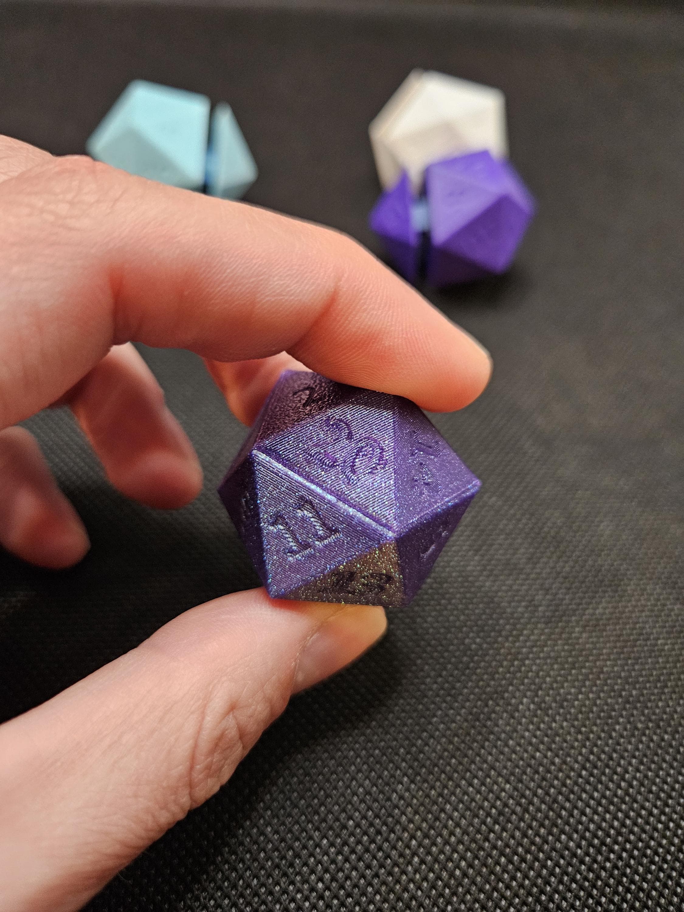 D20 Clicker Fidget Toy: Custom Colors, Stress Relief, Dnd Dice - Etsy UK