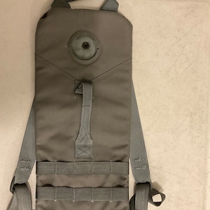 Molle II Hydration Carrier New