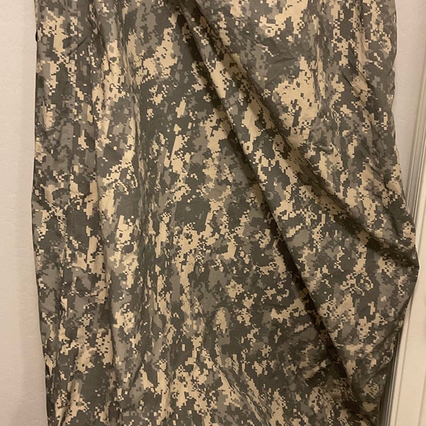BIVY COVER Waterproof ACU Digital Camo for Sleeping Bags in Excellent Condition.