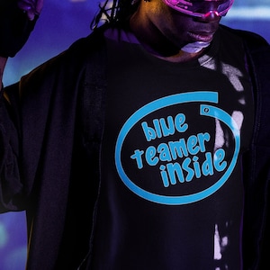 Blaues Teamer Inside T-Shirt, Blaues Team T-Shirt, Sicherheitsspezialist T-Shirt, Verwalter T-Shirt, Verteidigungsteam, Erkennung und Reaktion