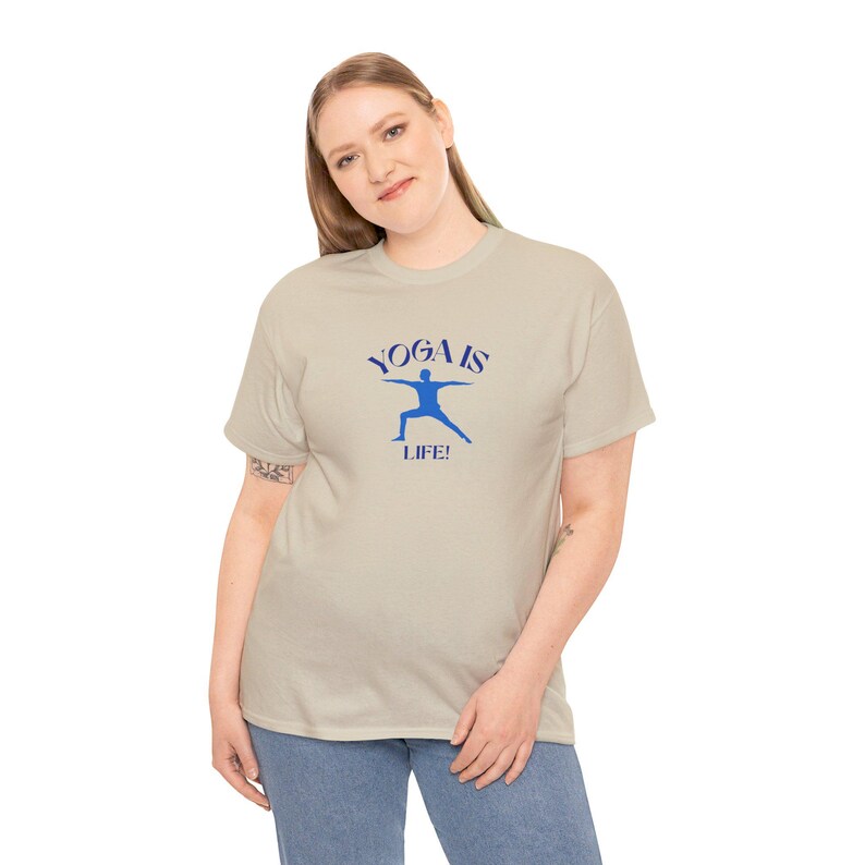 Camiseta Yoga is Life: 100 % algodón estadounidense imagen 2
