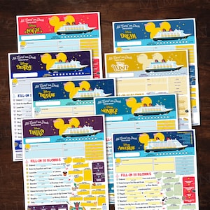 Puede incluir: Una colección de hojas para rellenar del Informe de Crucero de Disney, coloridas. Cada hoja presenta una ilustración de un crucero con orejas de Mickey Mouse y las palabras "All Ears on Deck". Las hojas están etiquetadas con nombres de cruceros como "Magic" y "Dream".