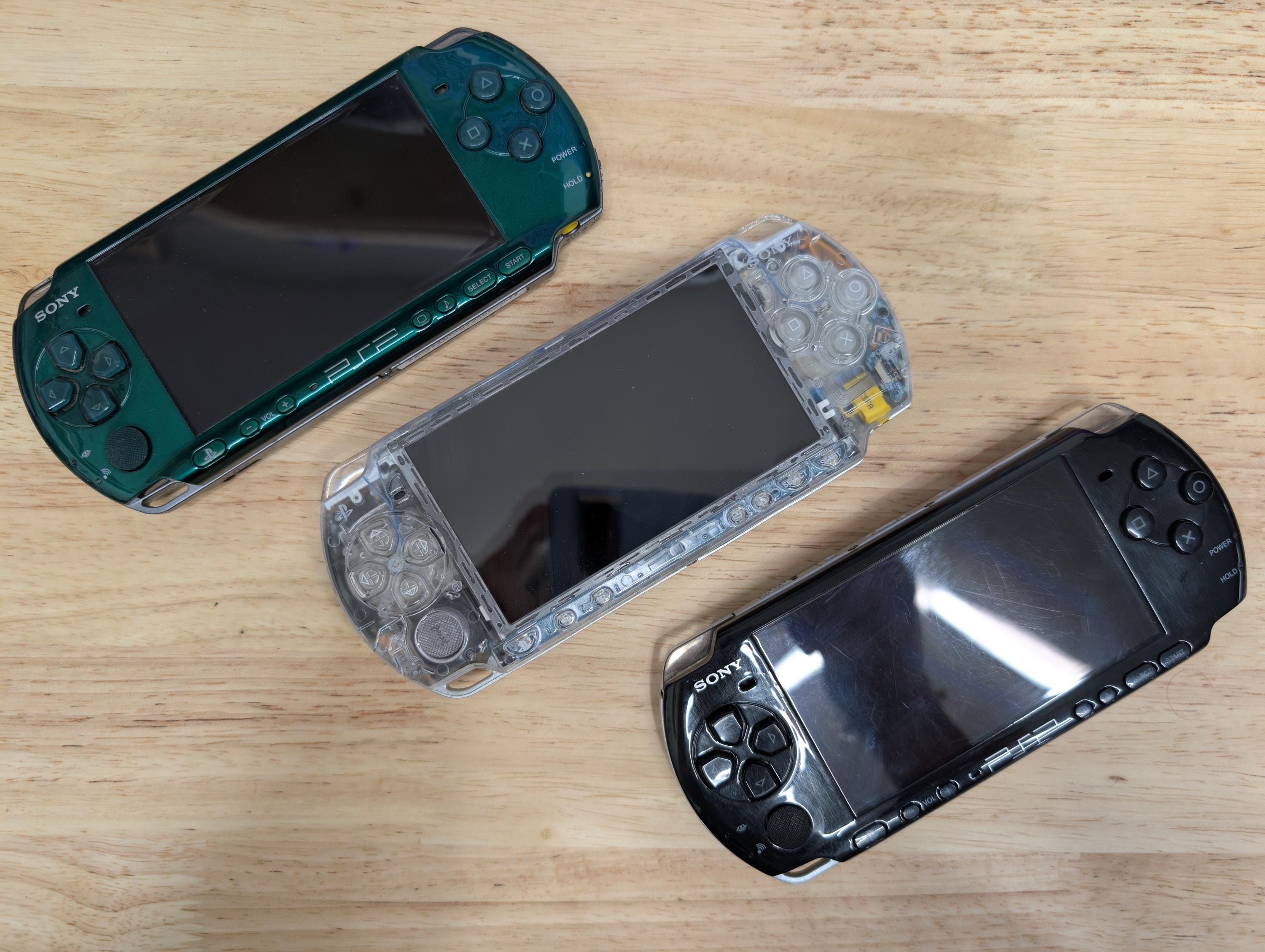 PlayStation Vita - psvita 改造済み 意外といいかもPSVita。Vitaを改造してPSPをエミュレートして