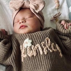 Hand Embroidered Name Sweater, Baby Knitted Sweater with name, Personalized Newborn Sweater, Baby Shower Gift, Embroidered Gift for Baby