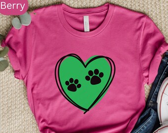 St Patrick's Day Dog Paw Print T-Shirt: Shamrock Heart Tee