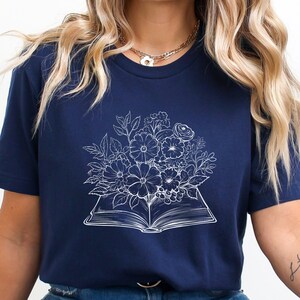 Blumen Bücher Shirt, Frauenbuch Shirt, Buch Blumen Shirt, Bücherwurm T-Shirt, Buch-Liebhaber-Shirt, Lese-Hemd, Geschenk für Leseratten, Buch-Hemd