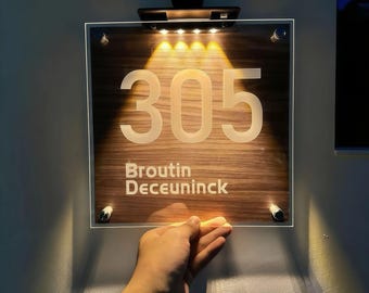 Letrero solar personalizado con número de casa y luz LED, placa de dirección exterior personalizada, letrero de puerta resistente a la intemperie con impresión UV.