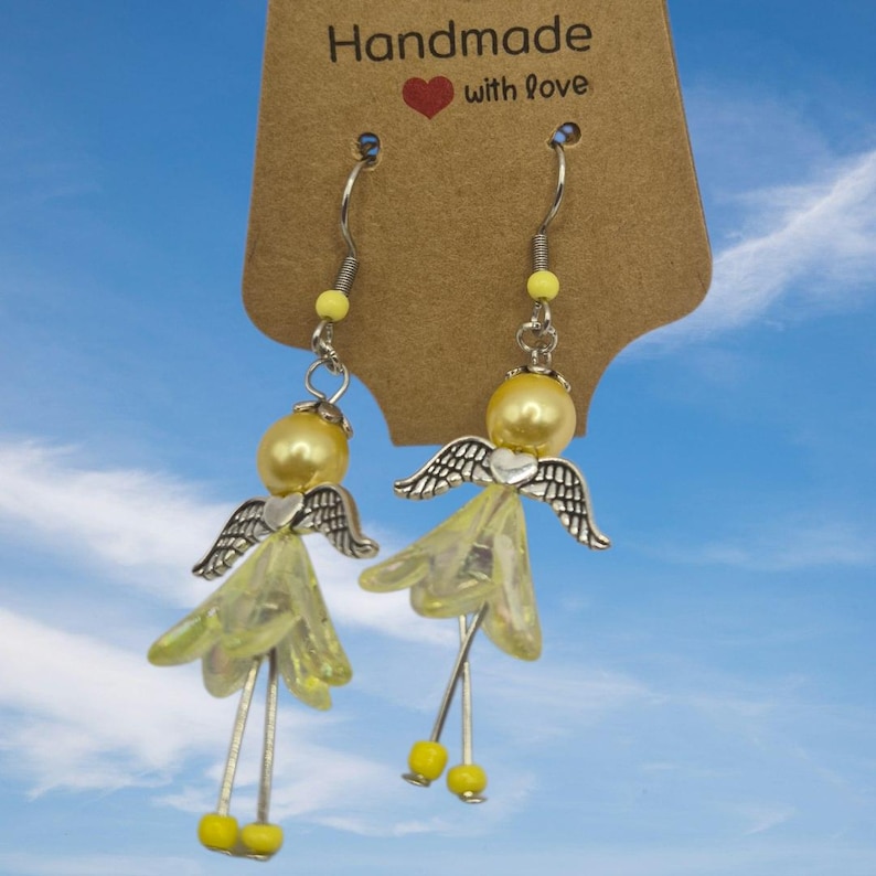 Blumen Engel Ohrringe – zierlich, schimmernd & einzigartig, Blumen Engel, zierlicher Schmuck, Geschenk für Sie Gelb