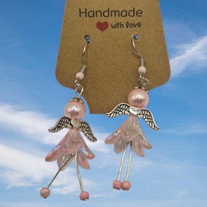 Blumen Engel Ohrringe – zierlich, schimmernd & einzigartig, Blumen Engel, zierlicher Schmuck, Geschenk für Sie Rosa