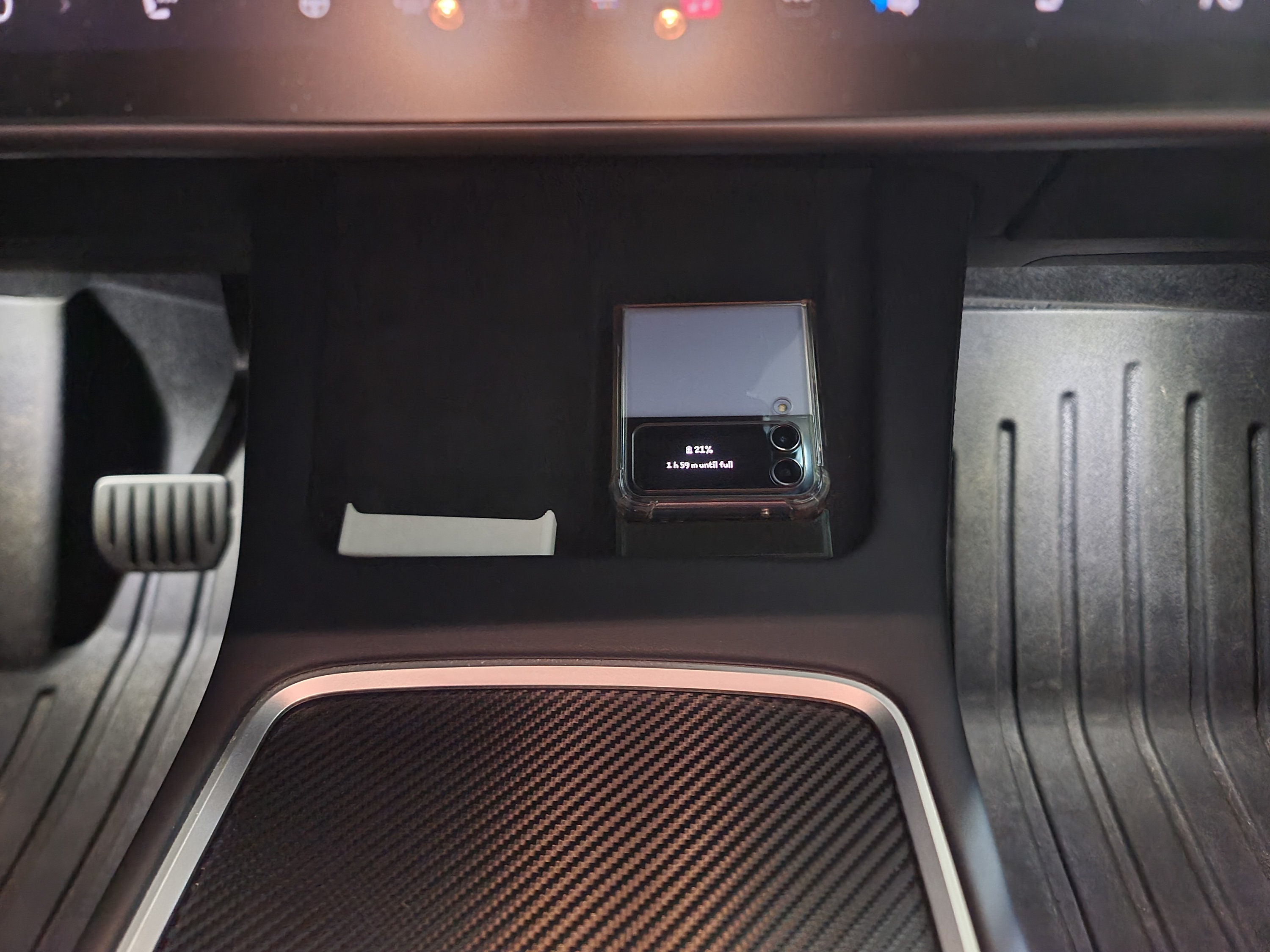 Tesla Model 3, Model Y, Model X Charging Spacer for Samsung Galaxy