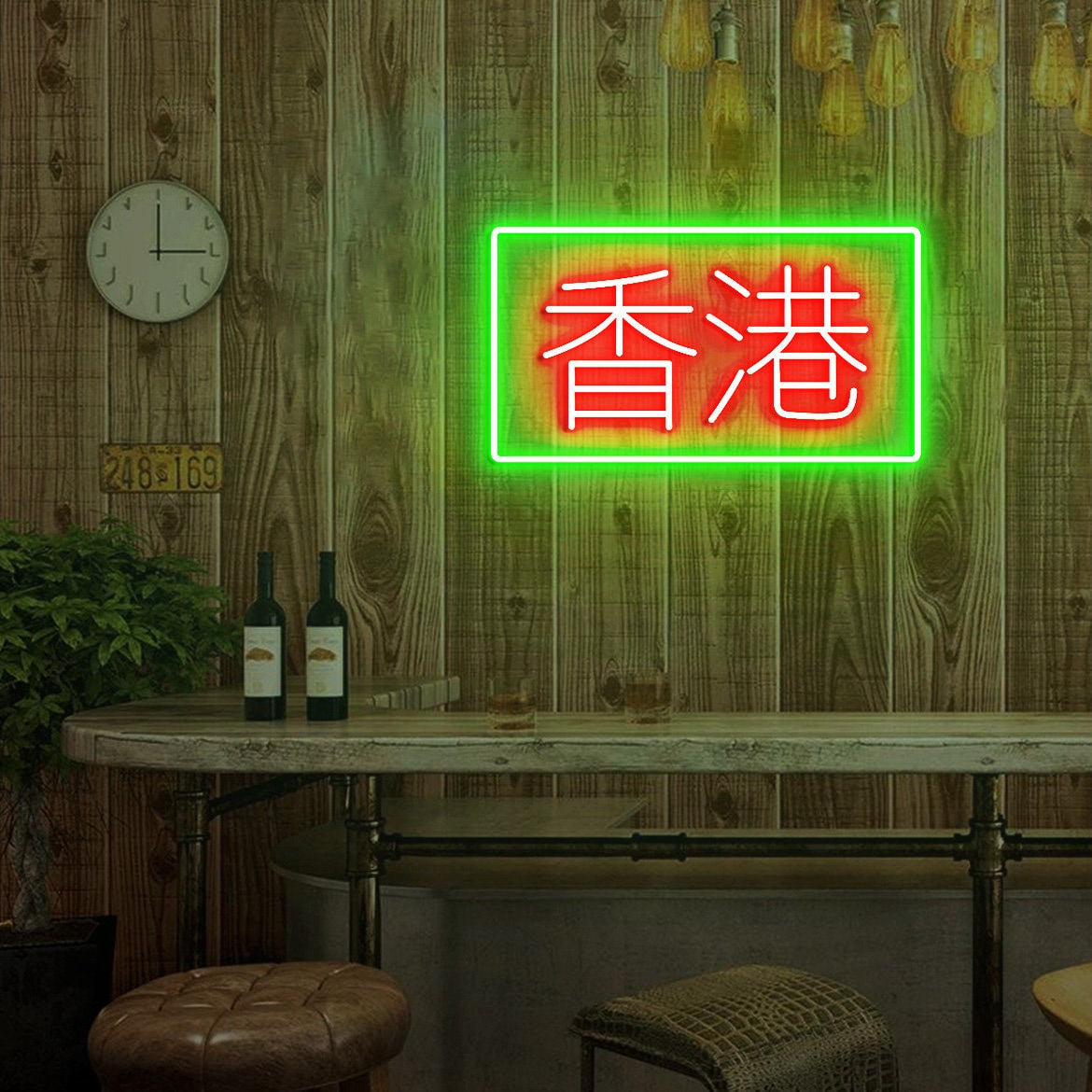 HONG KONG NEON PRINTトップス未使用品（1477）