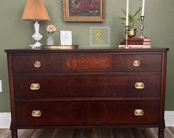 Enticing Antique Mahogany Victorian Sideboard/Buffet