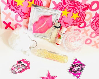Princess Pack Smoke Set/ Pink Smoker Gift Set/ Smoker Essentials/ Pink Stoner Set/ Girly Pipe/ Smoker Gift Set/ Girl Smoker/ Cute Pipes
