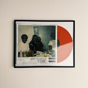 Tune In to Style: Music Lover&#39;s Vinyl Album Wall Art