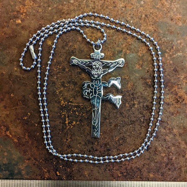 Bavarian Armour Crucifix etched in stainless steel with chain I unique design I cross pendant I Renaissance I Catholic men's gift I armor