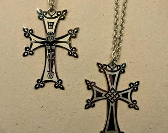 Gran crucifijo armenio grabado en acero inoxidable con cadena / diseño único / Khachkar / Cruz ortodoxa oriental / Cristianismo oriental