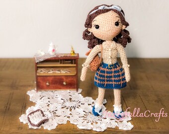 Noa Booklover doll crochet pattern - Amigurumi - PDF English & Dutch