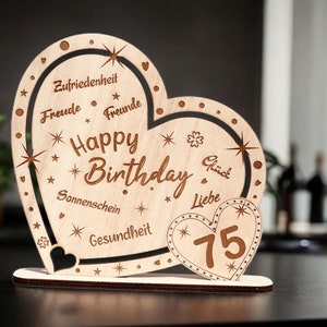 Kunstvoll graviertes Holz-Herz 75. Geburtstag, Geschenk & Deko "Happy Birthday" mit persönlichen Wünschen wie Gesundheit, Glück, Liebe usw.