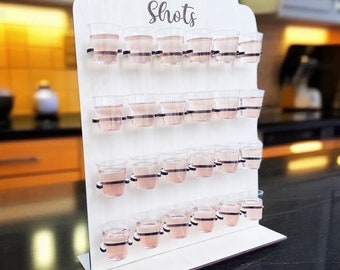 Support mural Shots pour 24 verres à shot (courts) ou gobelets jetables 20 ml pour accueillir avec style les invités lors de fêtes, anniversaires, mariages