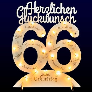66. Geburtstag Geschenk Aufsteller Zahlendeko XXL Zahl 66 mit LED Lichterkette aus Holz mit Gravur der schönsten Wünsche + Standfuß