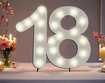 Numero 18° compleanno illuminato XXL, regalo e decorazione su cui scrivere, da appoggiare o appendere, in legno bianco con luci LED incluse, 3 misure