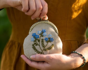 Linen purse hand embroidered, blue flowers forget-me-nots, upcykling vintage clutch, natural small bag