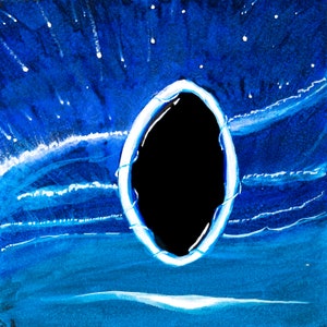 Op de afbeelding: Abstracte aquarelverf met een zwarte ovale vorm in het midden, omgeven door een witte omtrek. De achtergrond is diepblauw met witte strepen en stippen.