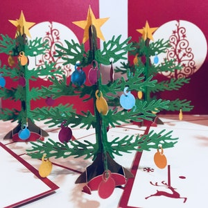 Cartões comemorativos pop-up metálicos grandes em formato de árvore de Natal tradicional 3D - Criados pela Origami Pop Cards - Feitos à mão com amor - OrigamiPopCards.com