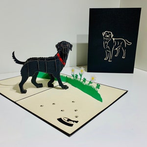 Cartão de felicitações pop-up 3D com um cachorro labrador preto ~ Criado por Origami Pop Cards com amor https://origamipopcards.com/